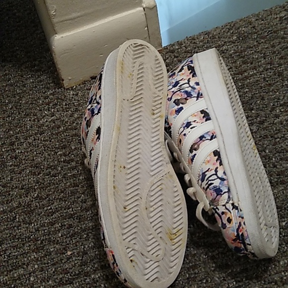 Ladies Artwork Adidas size 7 - Picture 3 of 3